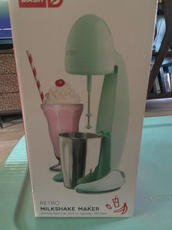Dash Retro Milkshake Maker