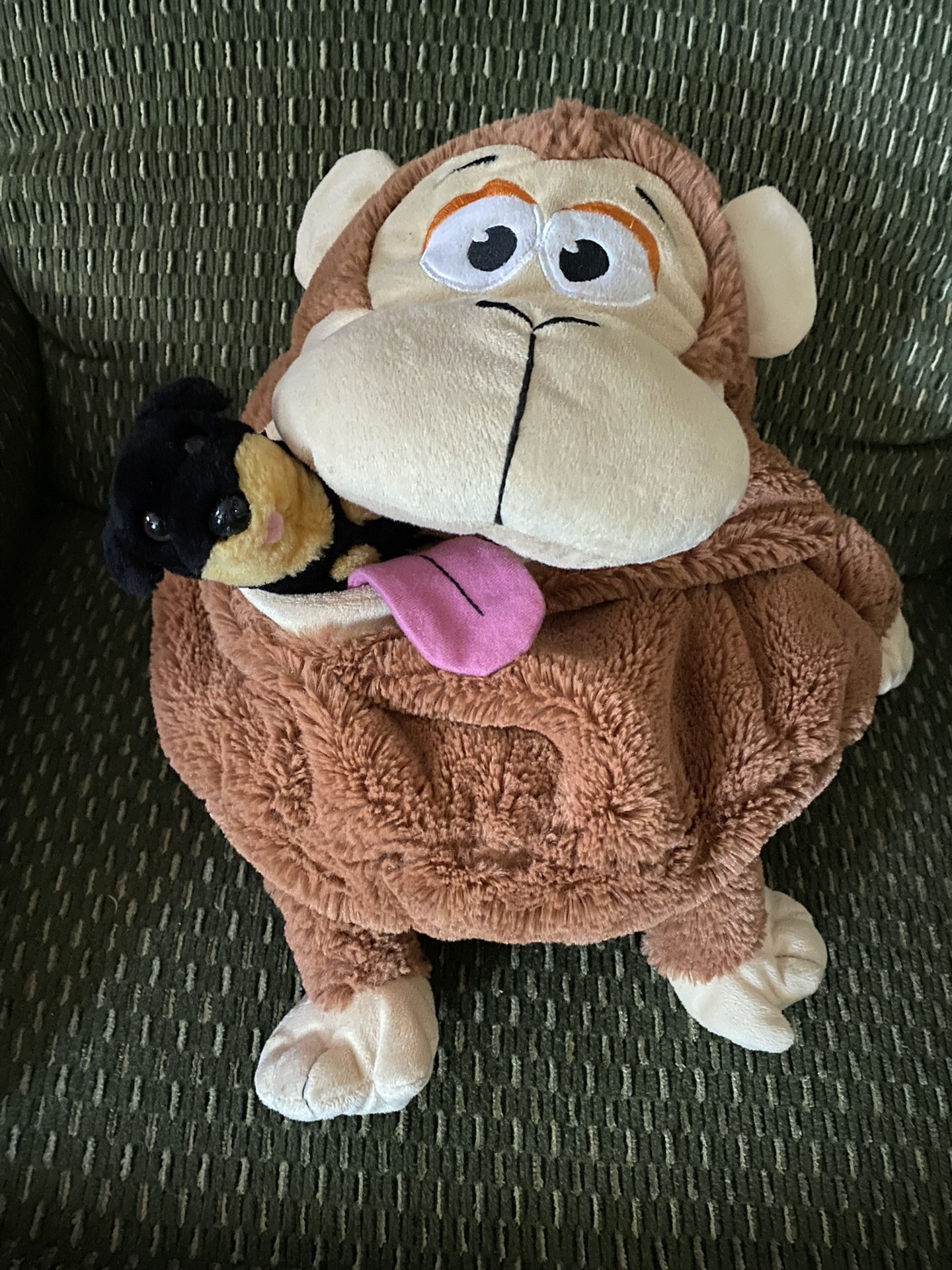 Tommy stuffer, monkey and little dog