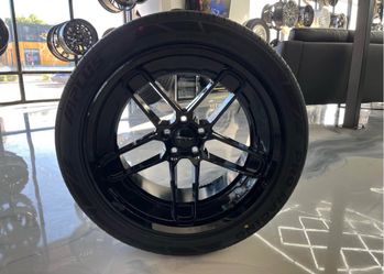 Srt wheels