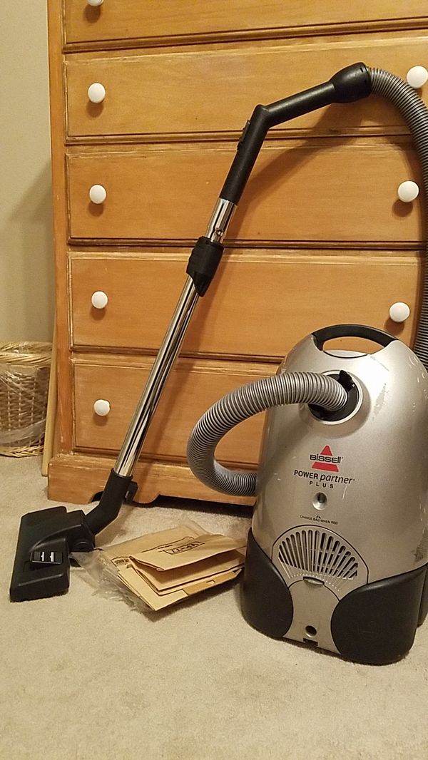 Bissell Power partner plus canister vacuum with 10 new bags for Sale in