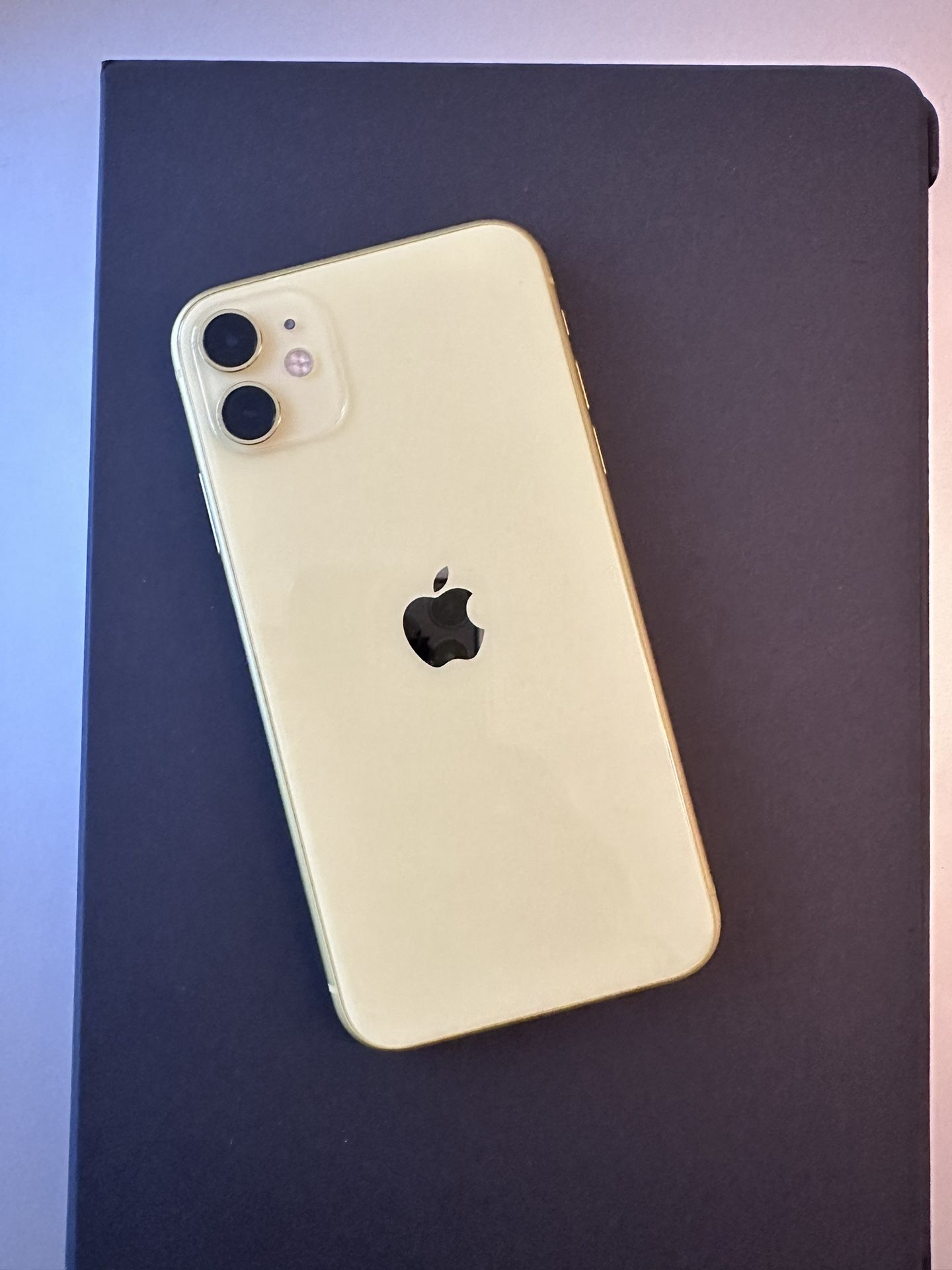 Iphone 11 Yellow 64GB ANY CARRIER YELLOW