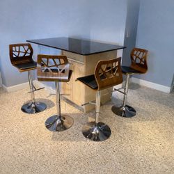 Set of 4 Adjustable Swivel Bar Stools – Solid Wood Seat – Great Condition