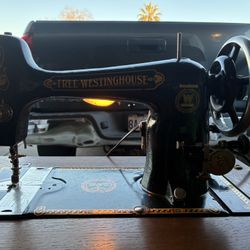 Antique Free Westinghouse Electric Sewing Machine Style #281650 With Built in Table 
