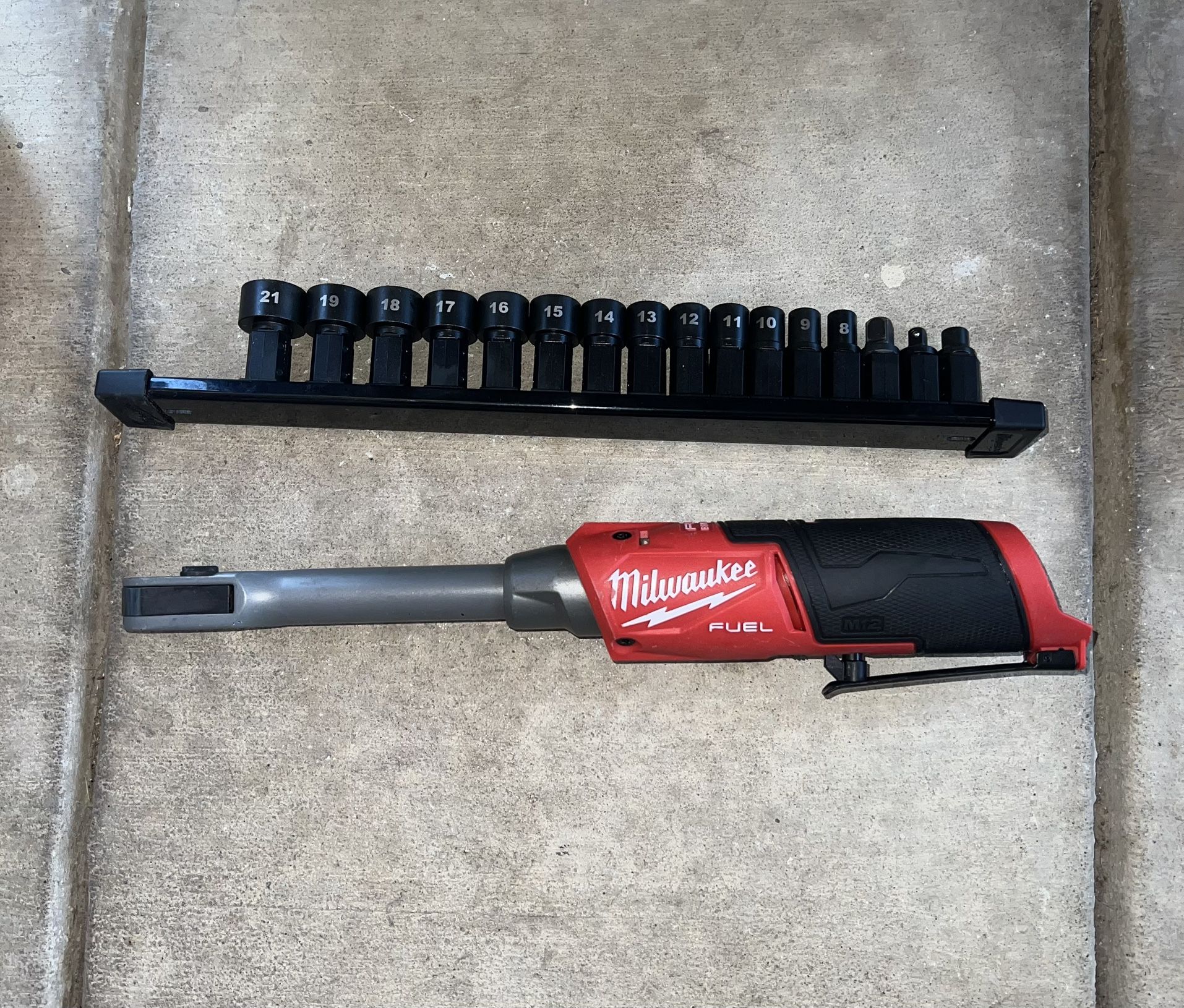 Milwaukee 3050-20 M12 FUEL 12V INSIDER Extended Reach Box Ratchet - (Tool only)