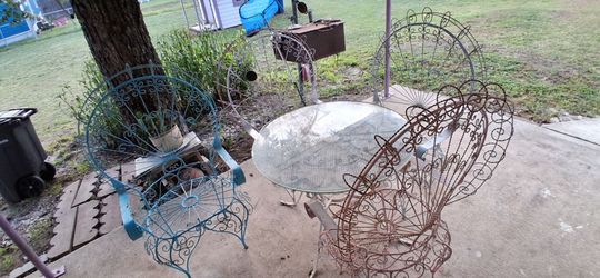 Vintage 4 chair and table