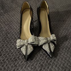 Bow Heels  size 7 