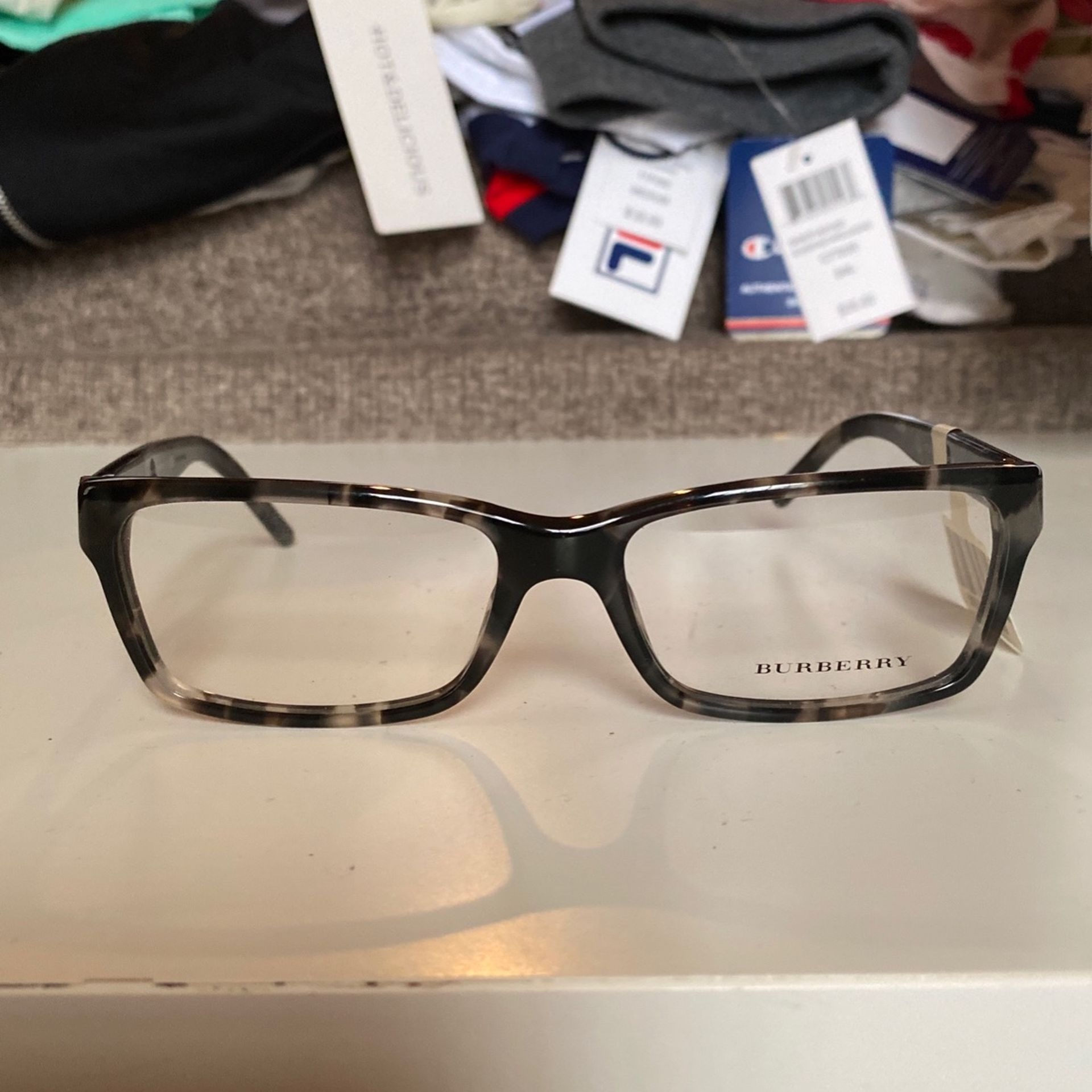 Burberry/New with Tag