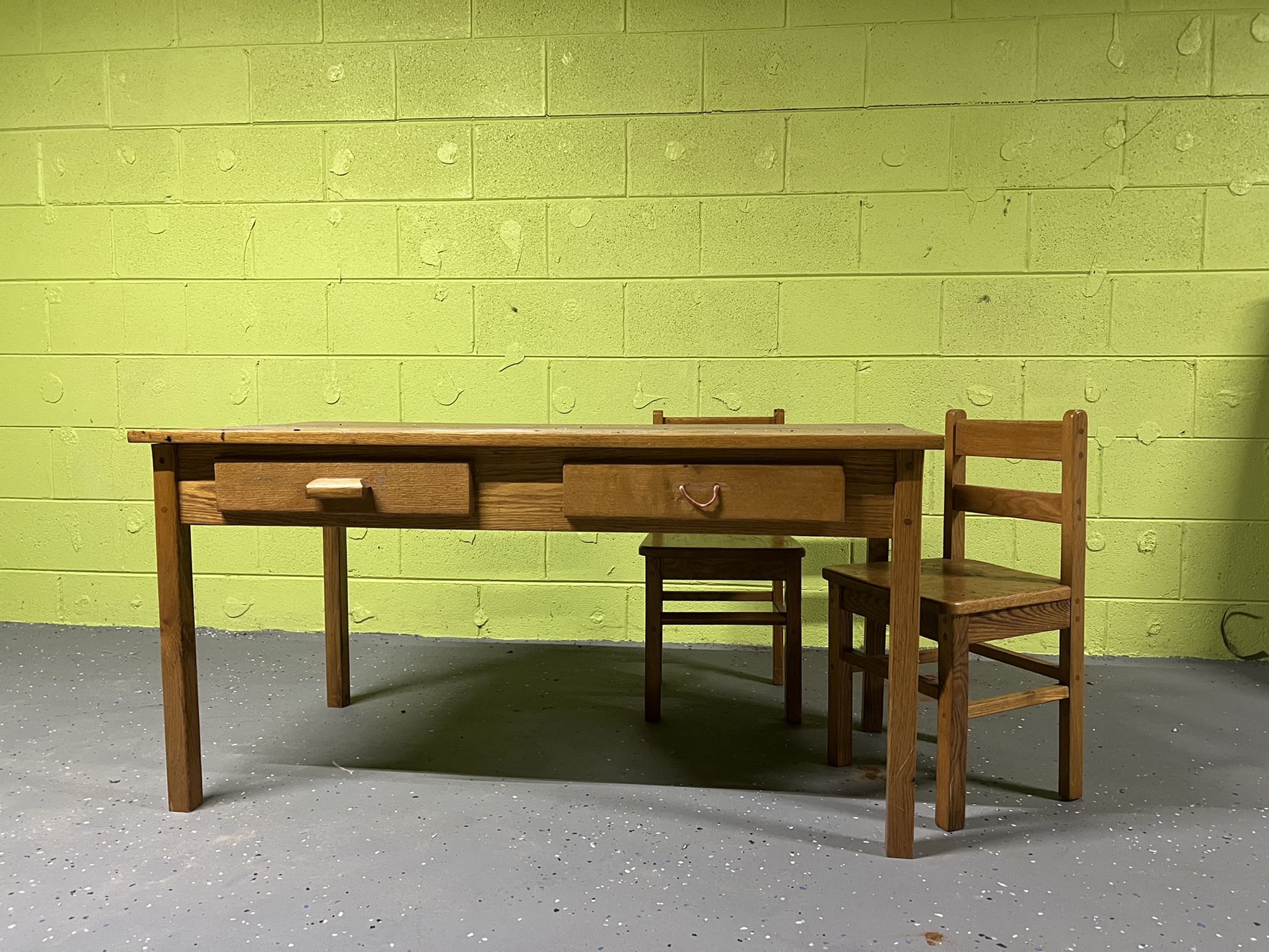 Kids Desk Table With Two Chairs 