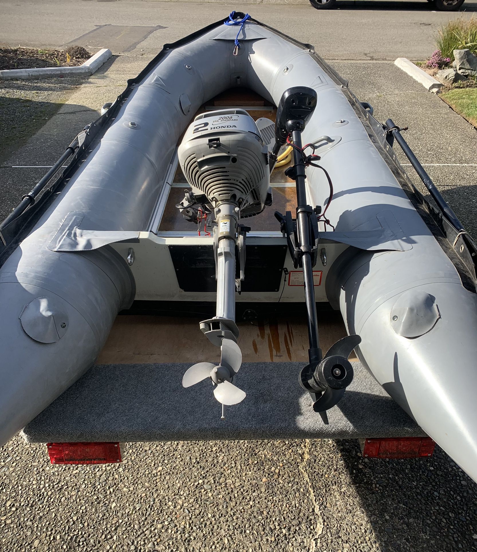 Achilles Inflatable Boat & Honda Two Horse Power 4 stroke & 30Lp Thrust 12V Minnkota