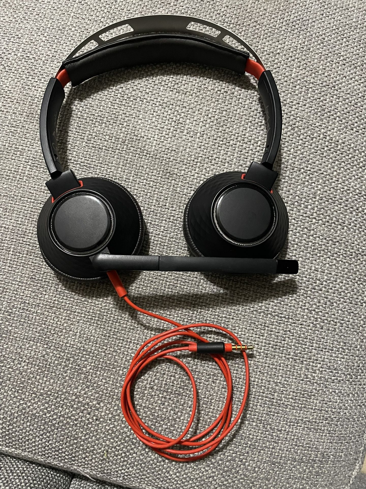 HP-Poly Blackwire 5220 Stereo USB-C Headset +3.5mm Plug +USB-C/A Adapter.