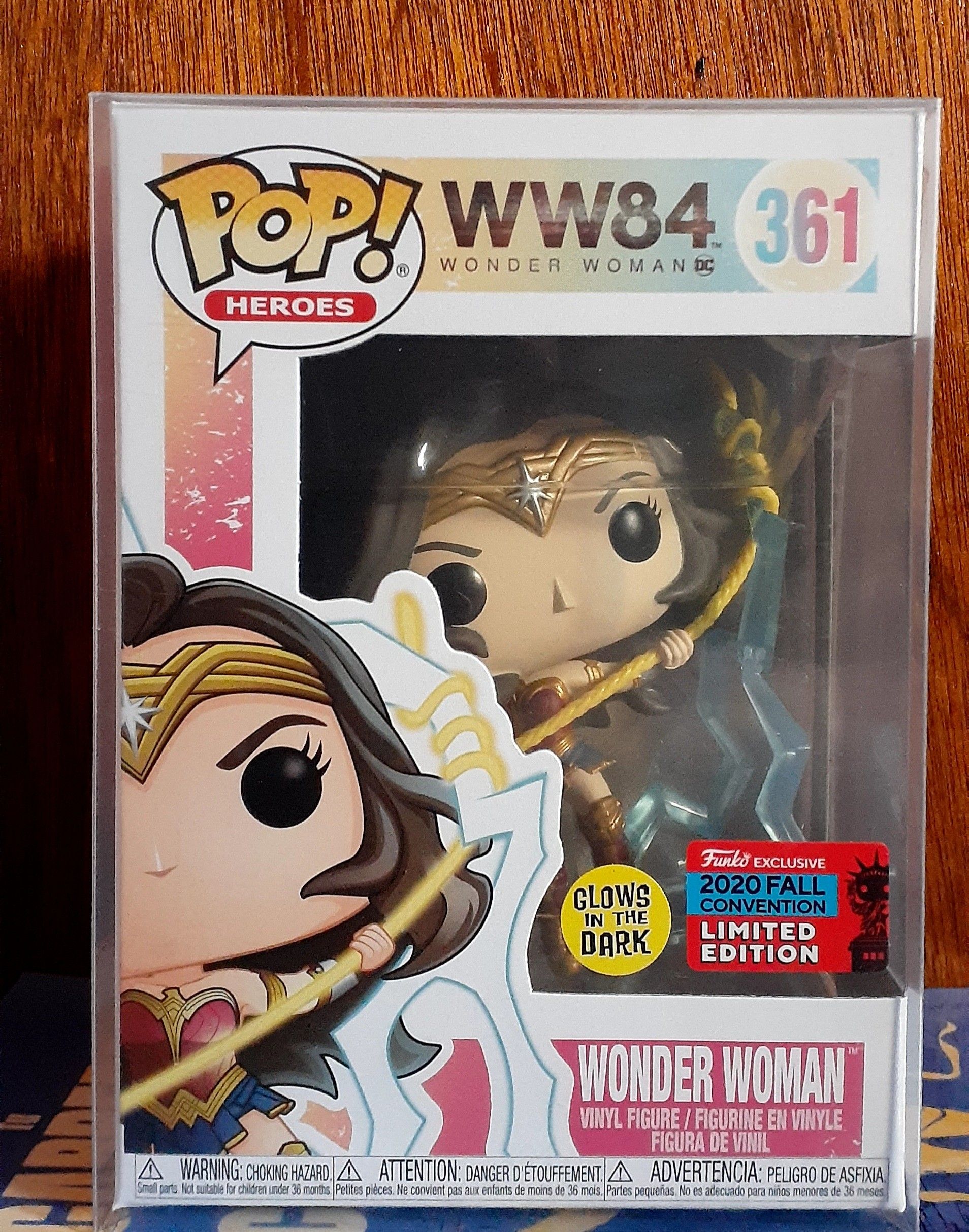 Funko POP Wonder Woman NYCC shared Exclusive GITD