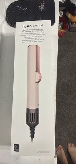 Dyson Airstrait