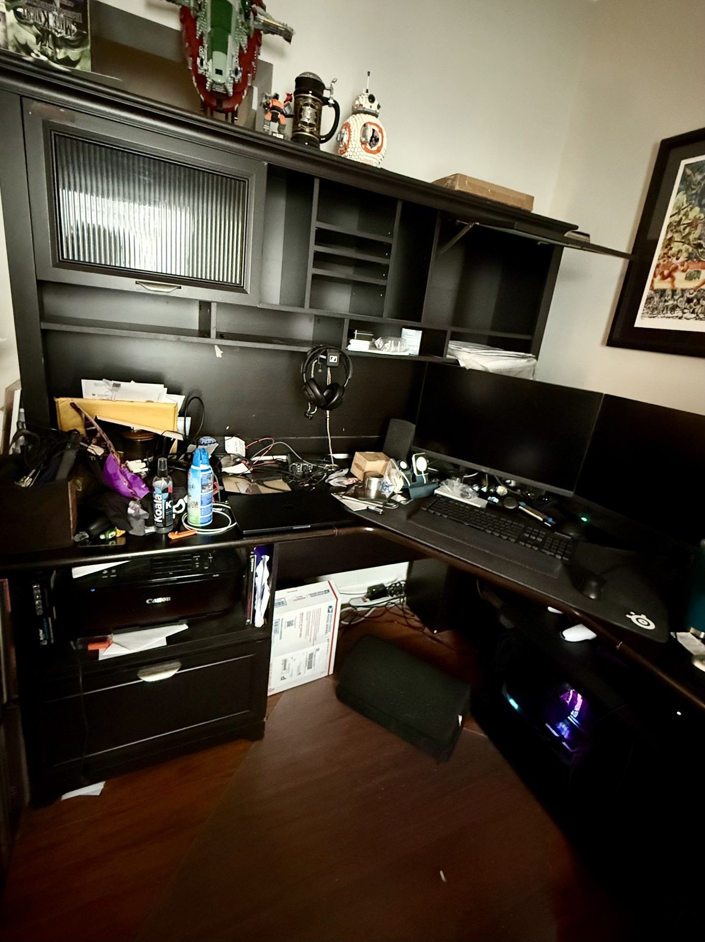 Desk With Hutch