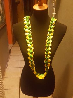 leis for graduation coyarines para graduacion