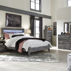 Baystorm-Gray-7 Pc**Dresser