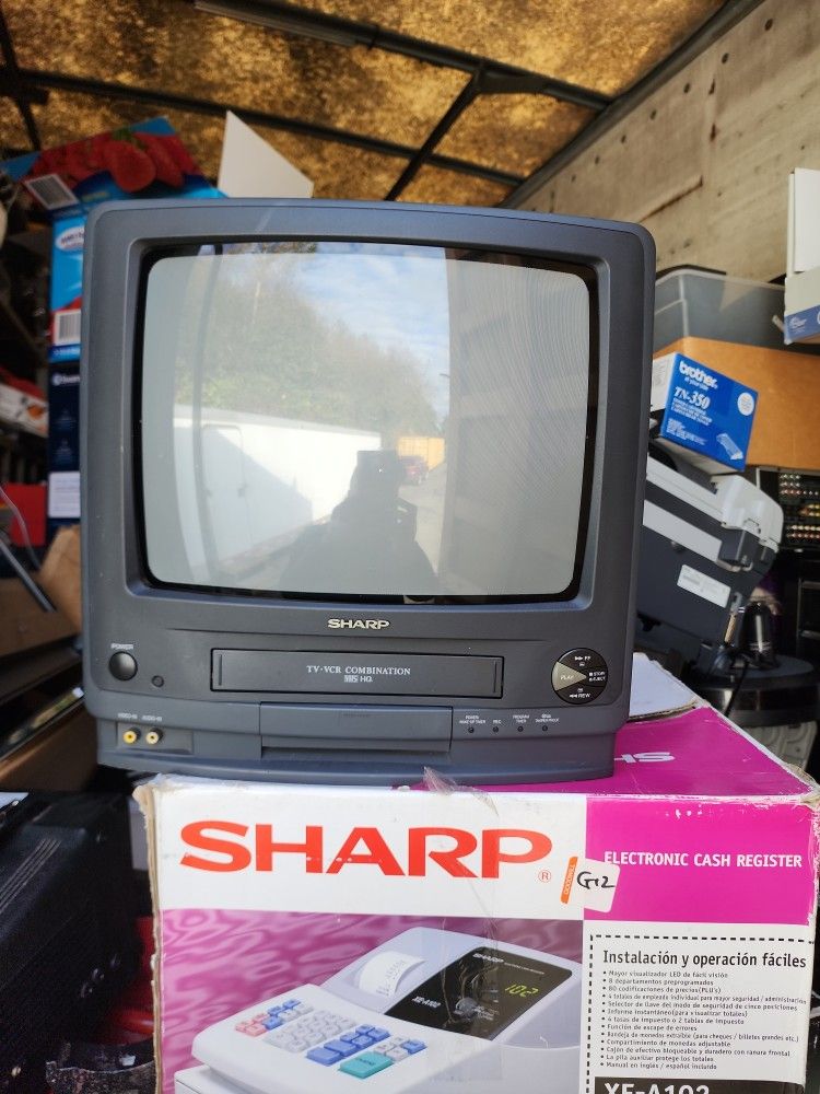 SHARP 13" TV/VCR No Remote Tested Working Fine for Sale in Everett, WA