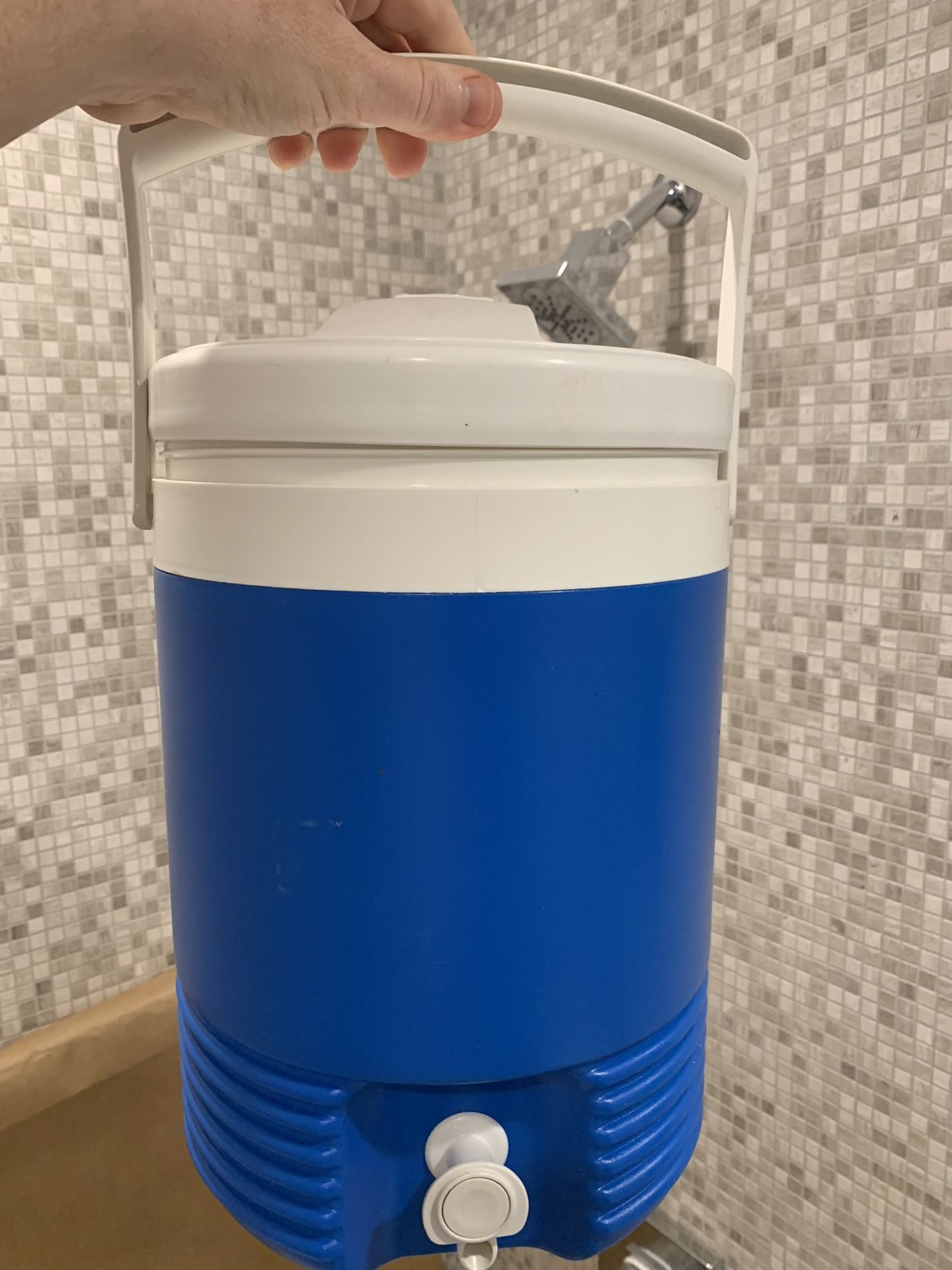 Igloo Cooler..only $10 - Pick Up From Brickell (33131)