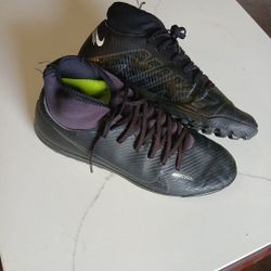 Size 8 Nike Mercurial Superfly 9 Club TF Soccer Shoes