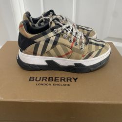 Burberry London Sneakers Kids Sz 10-11