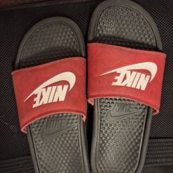 Nike flip flops