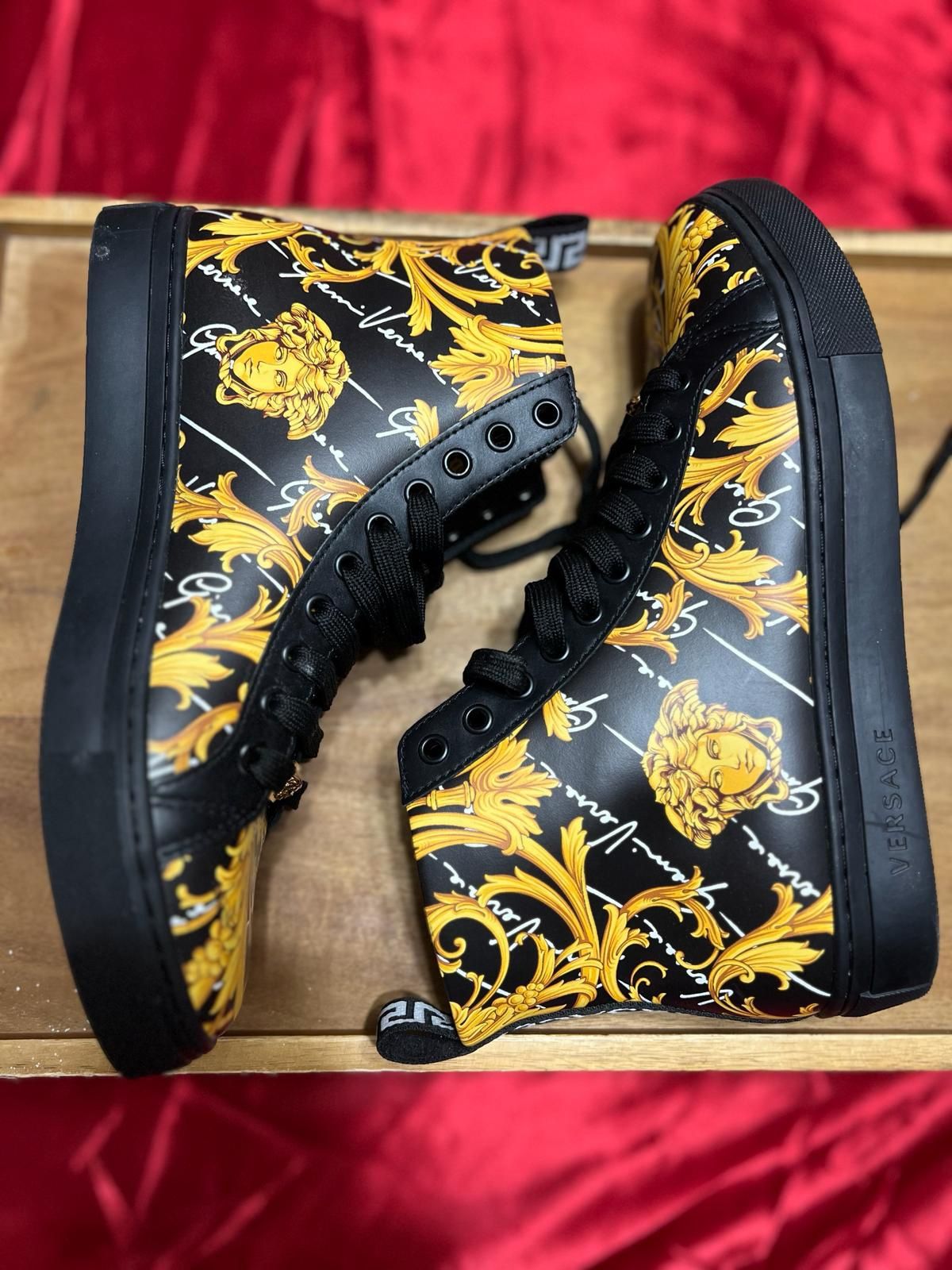 New authentic Versace Men Shoes