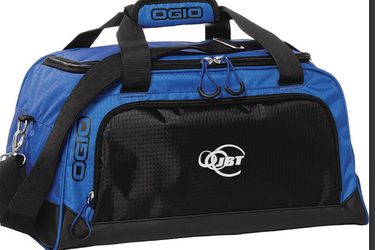 OGIO Crunch Medium Grip Gym Bag Blue Black Adjustable Strap Zip Closure