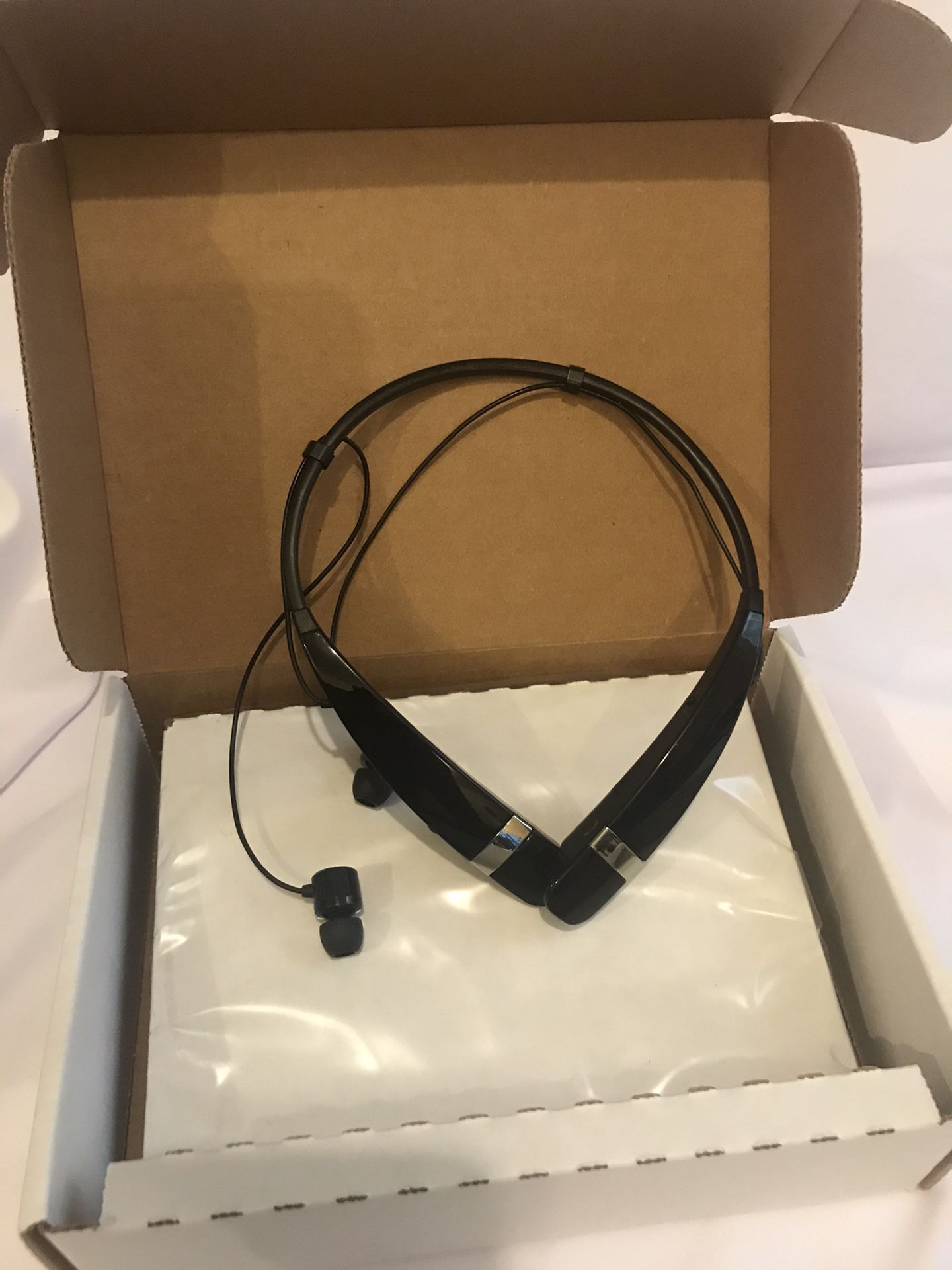 LG 760 Bluetooth wireless headphones