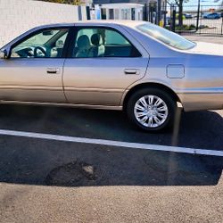 2000 Camry LE 