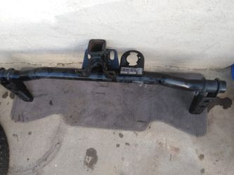 2000-2006 hitch .Tahoe .Yukon and suburban $90