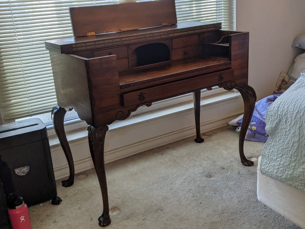 Mahogany Antique Desk Flip Top Closure,As Is.