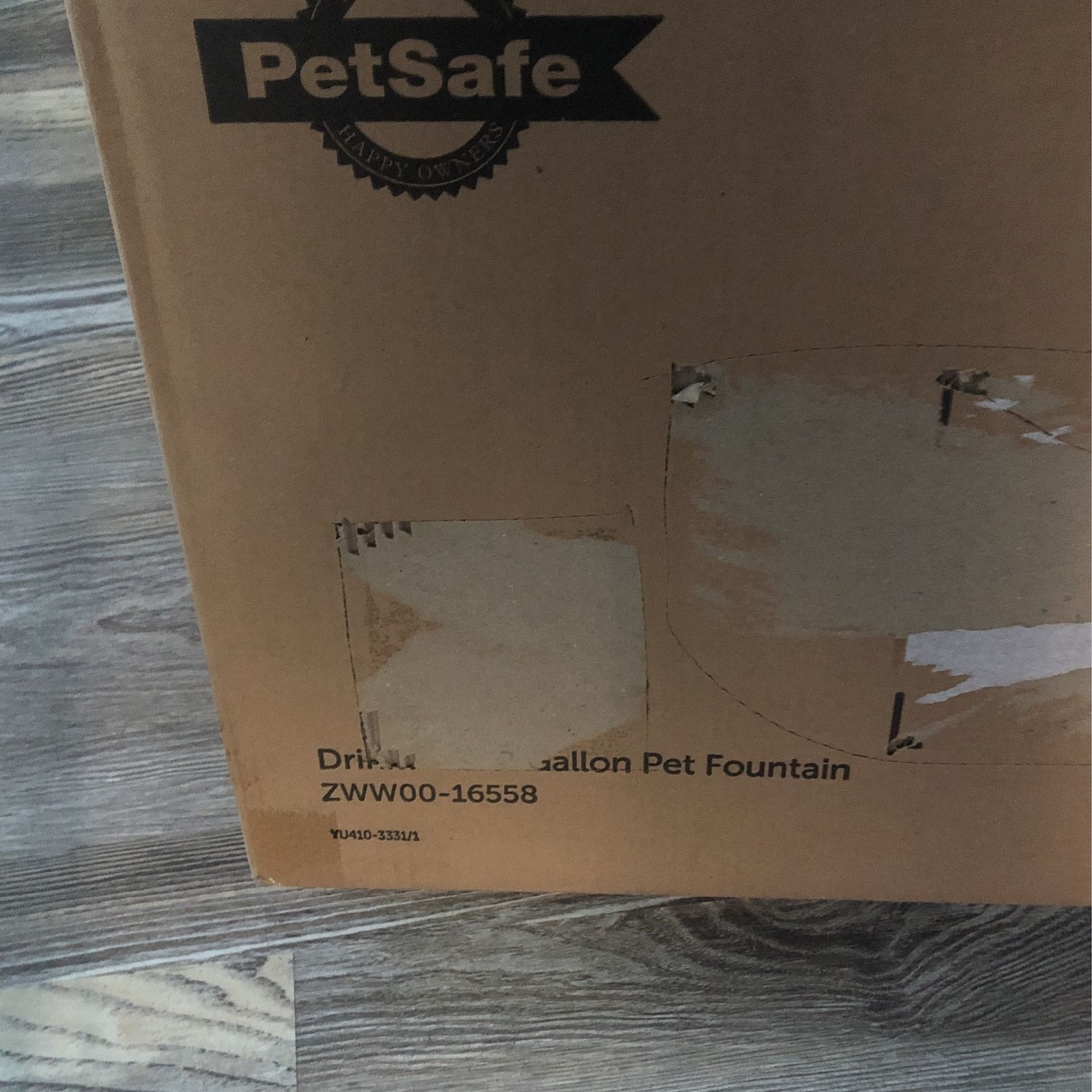 Pet safe 2 Gallon Pet fountain