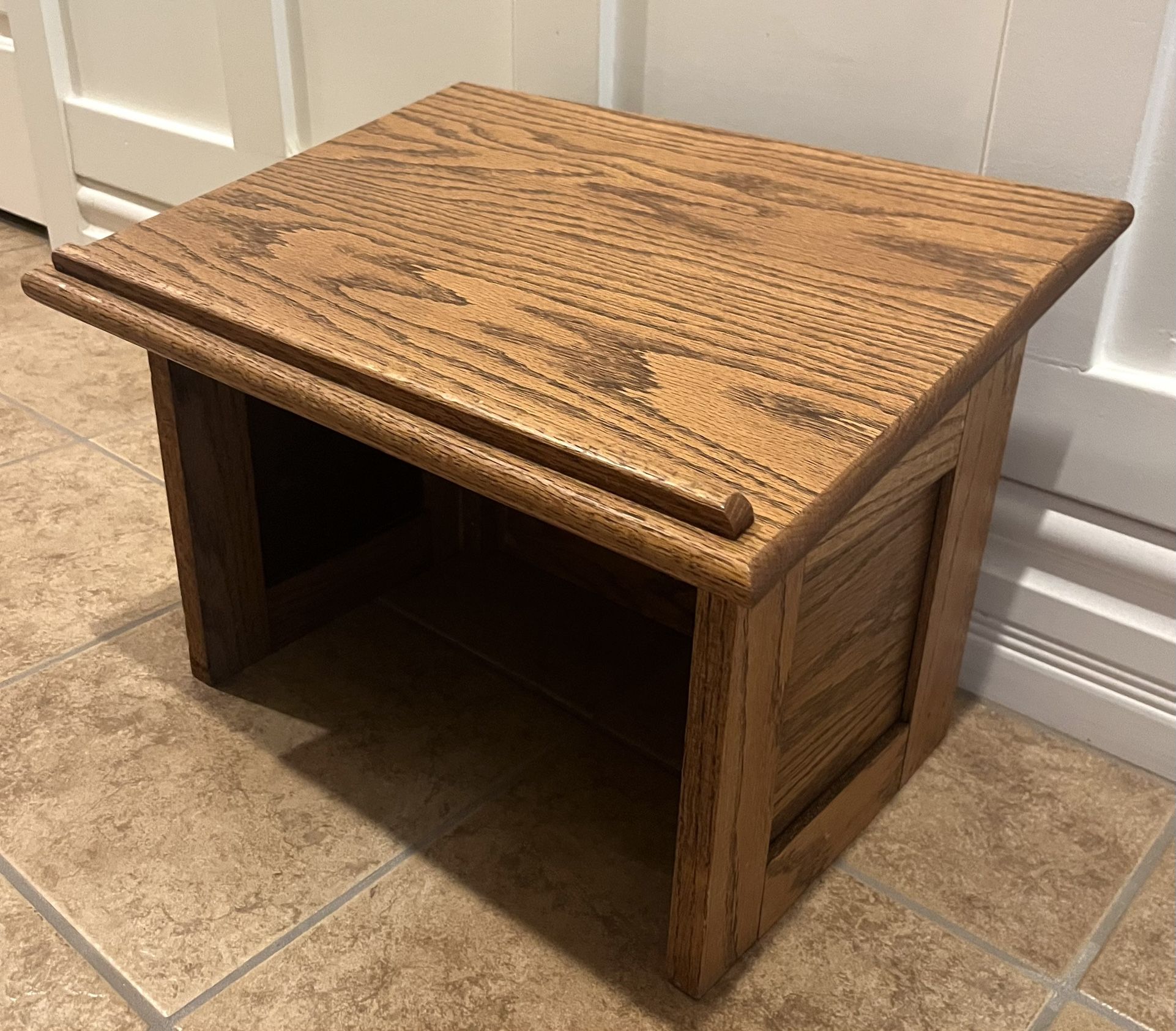 Vintage Solid Oak Wood Portable Podium Tabletop Desktop Lectern Heavy