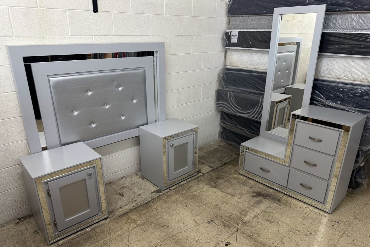 New Grey Bedroom Set (Full/Twin)