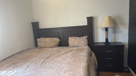 King Bed Set w/ Frame, night stand