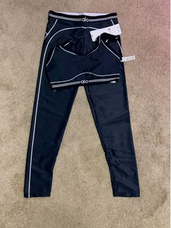 Black bra & leggings Alo set