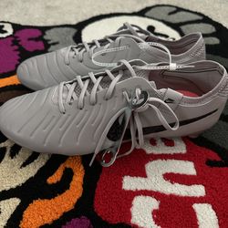 Nike Soccer Cleats Size 10.5