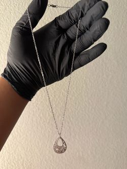 Silver Teardrop Pendant Necklace
