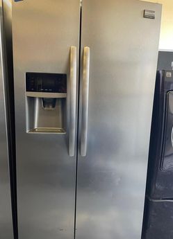Frigidaire Side By Side Stainless Steel Fridge
