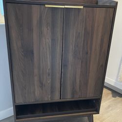 Mid-century modern style shelf