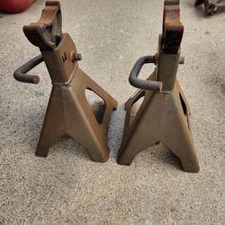 Jack stands