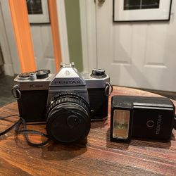 Pentax K1000 SLR 35mm Camera (b) 