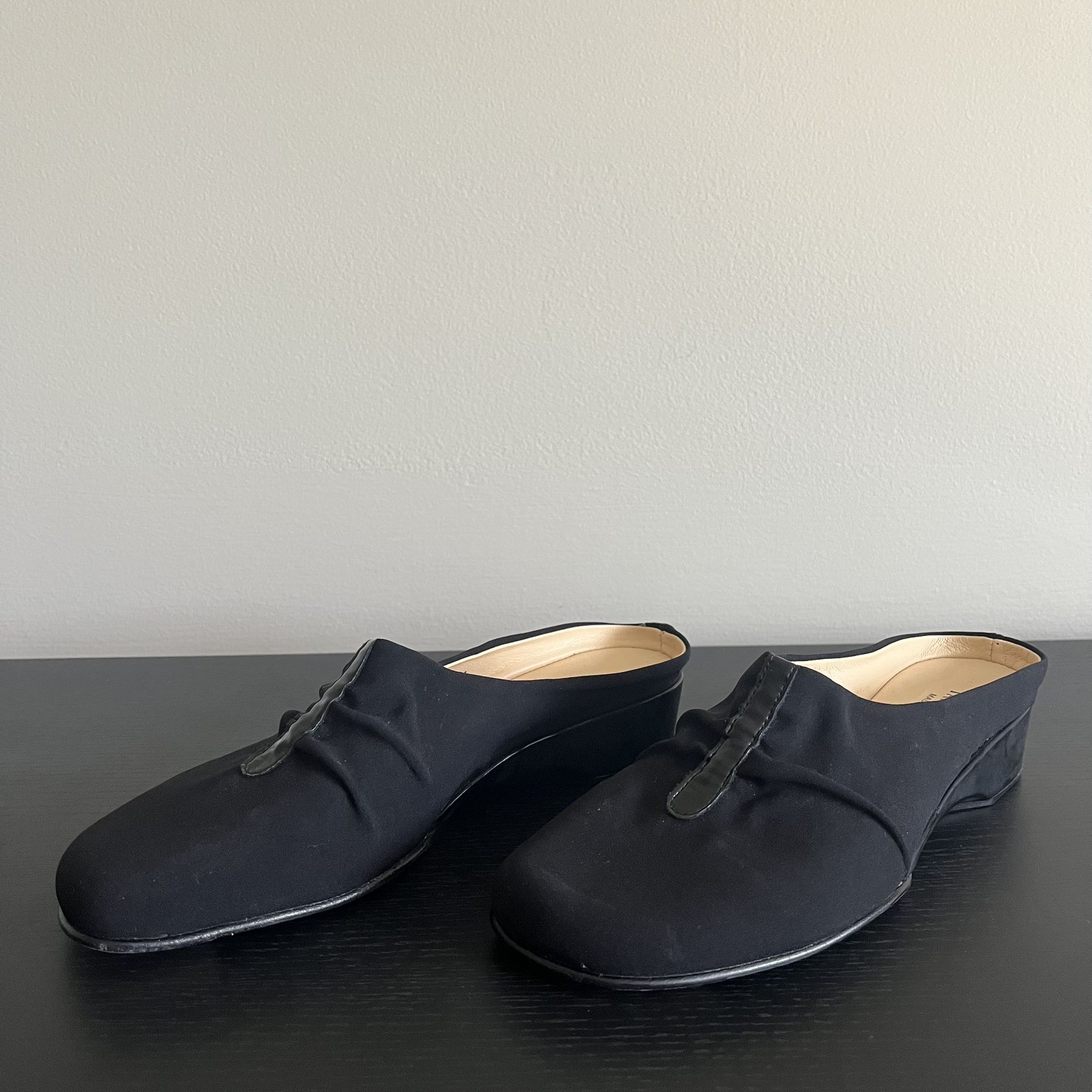Taryn Rose Slip On Mules Shoes EU 38 US 7.5 Wedge Heels Black Leather Italy