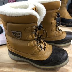 Snow Boots Size 4 Men, 6 Women