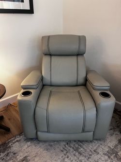 Zero Gravity Recliner