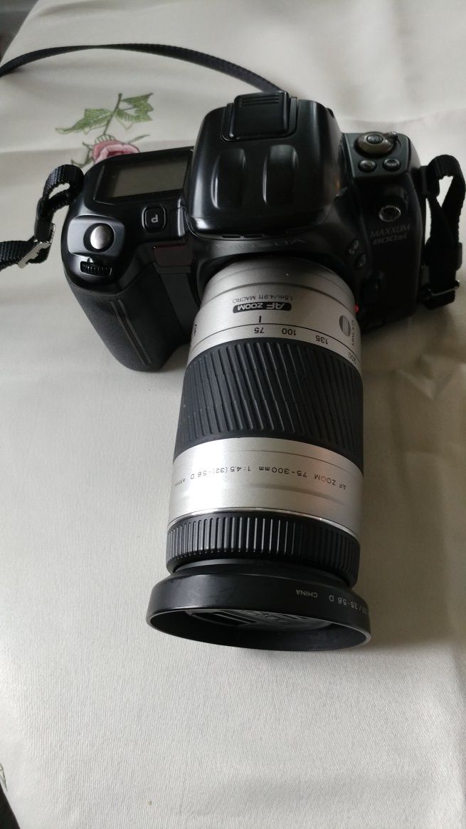 Minolta MAXXUM 800si 35mm SLR film camera