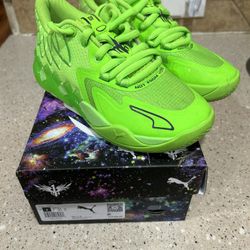 Puma MB 01 Team Shoe Green Geko Sz 4