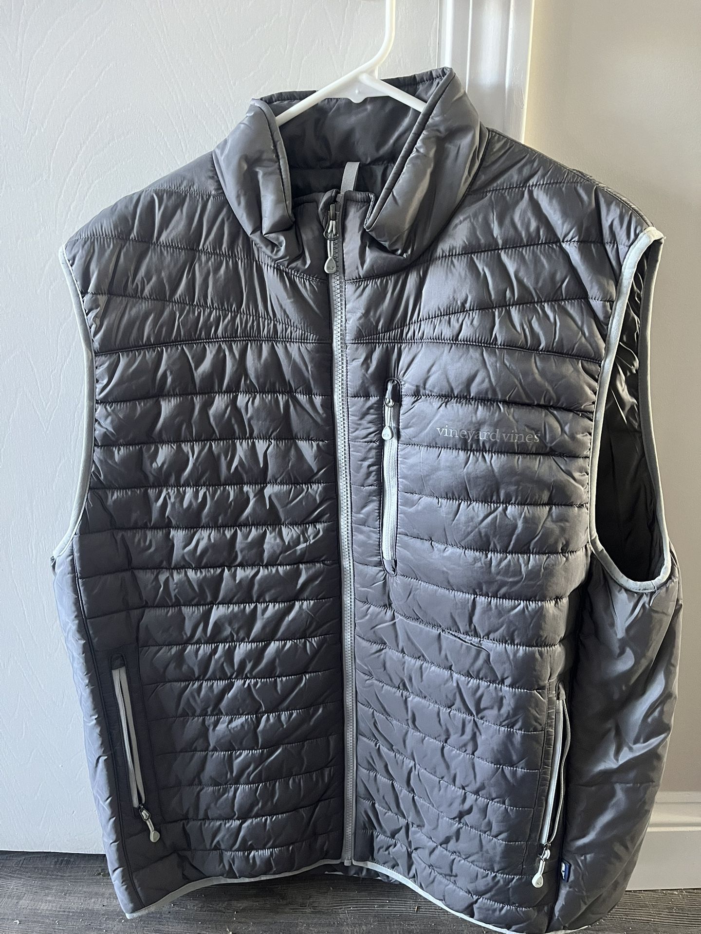 Vineyard Vines Vest XL