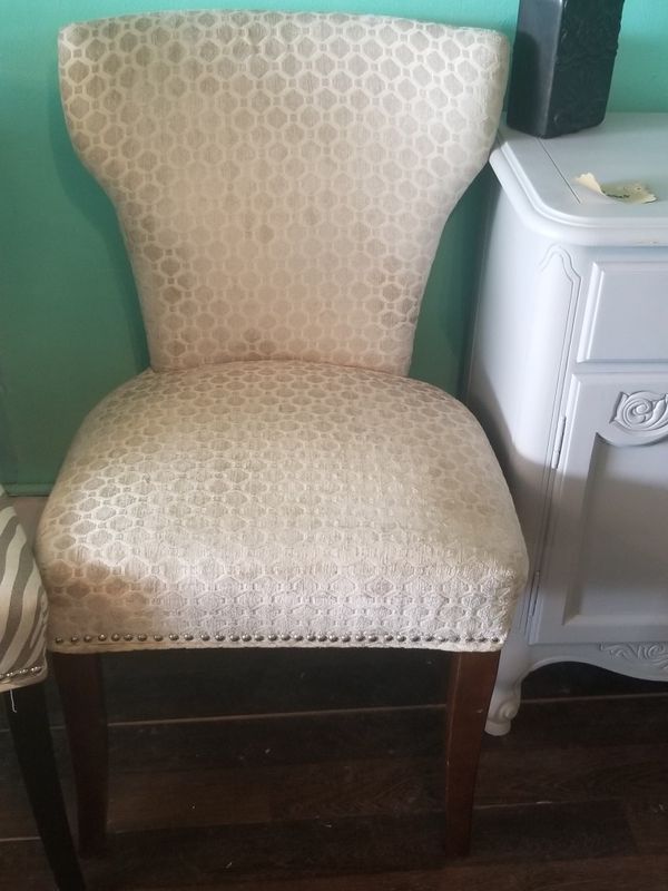Cute Gray Print Accent Chair Located 5912 54th Avenue North St Pete Cute Gray Print Accent Chair Located 5912 54th Avenue North St Pete 33709 Furniture In Tampa Fl Offerup