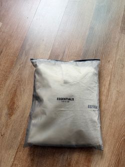 Essentials hoodie (throw offers)
