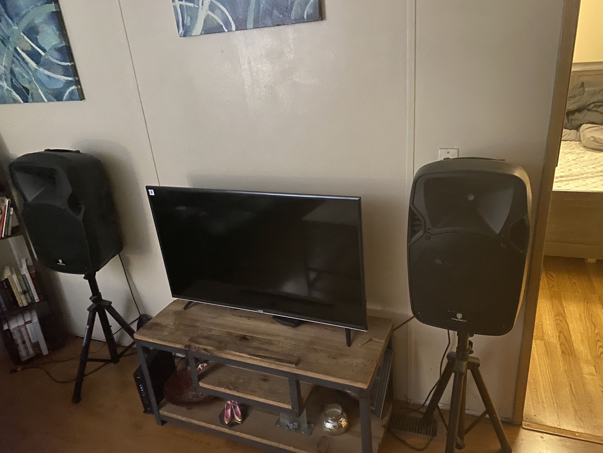 12” Proreck Powered Speakers